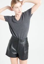 Charger l'image dans la galerie, T-shirt col V femme en cachemire gris anthracite - LILLY 14-0